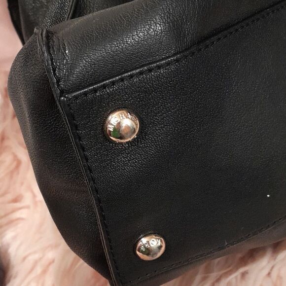 AUTHENTIC MICHAEL KORS BLACK LEATHER GOLD HARDWARE LOCK & KEY CHAIN SATCHEL BAG - Picture 8 of 17